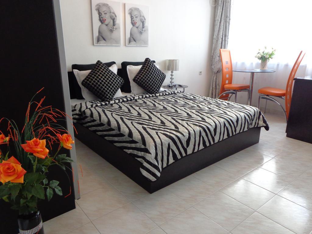 Zoya Apartment Burgas Extérieur photo